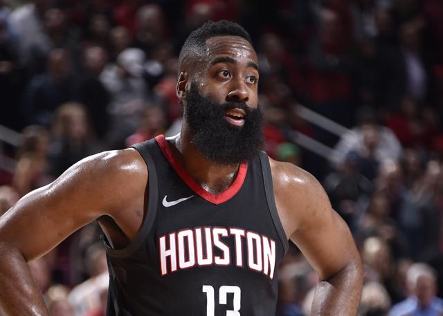  哈登达成三双里程碑历史排名升至第三  