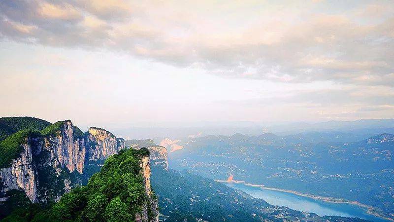  纽卡斯尔4-1虐杀狼队，吉马良斯双响闪耀圣詹姆斯  