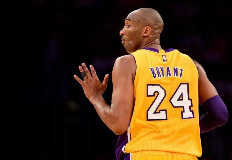  詹姆斯率湖人逆转勇士豪取三连胜  