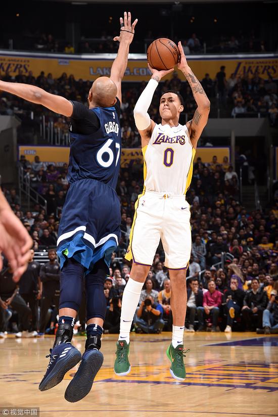  爱德华兹三分雨步行者主场不敌森林狼遭连败